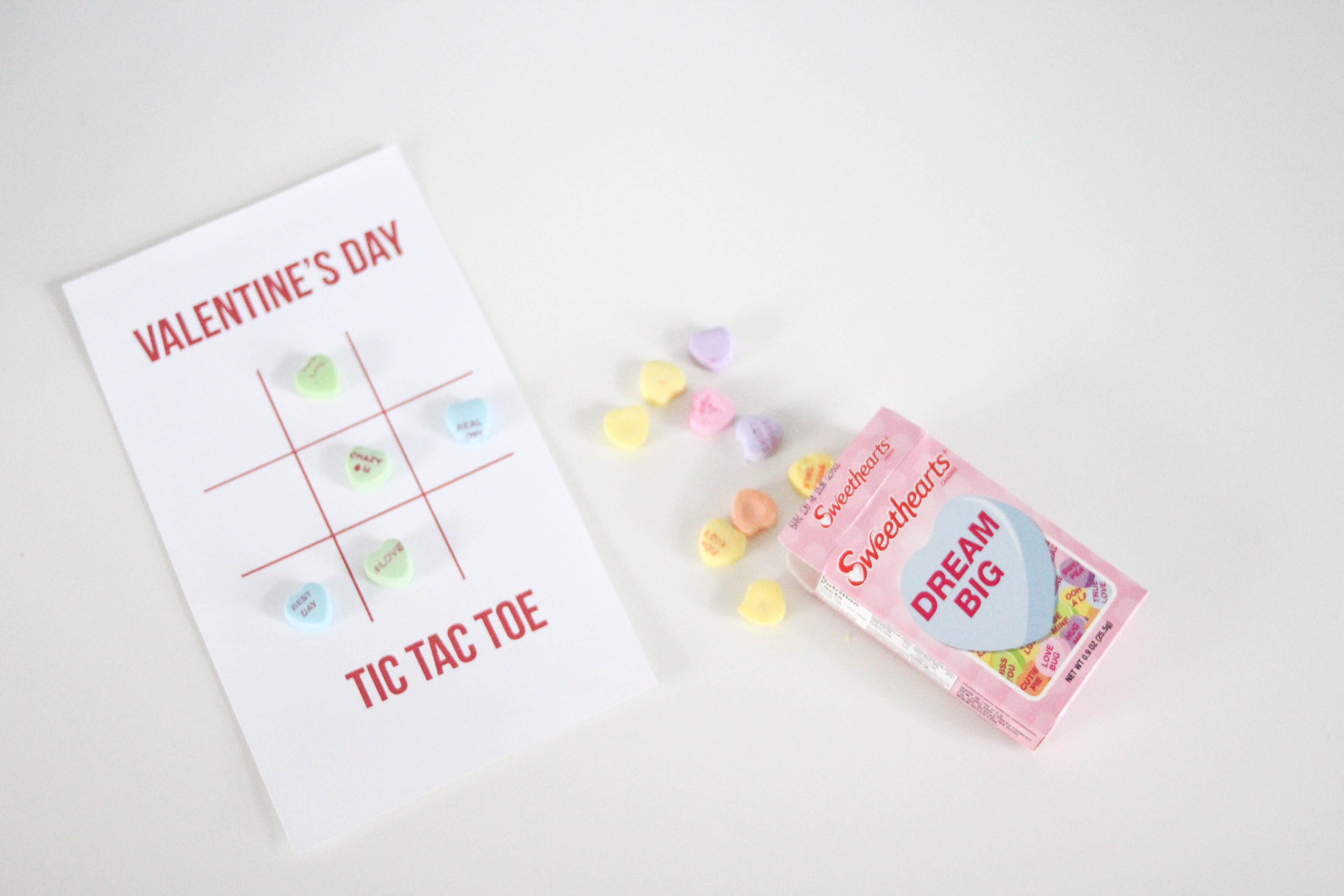 Valentine's Day tic tac toe download + print game @ momlifemusthaves.com