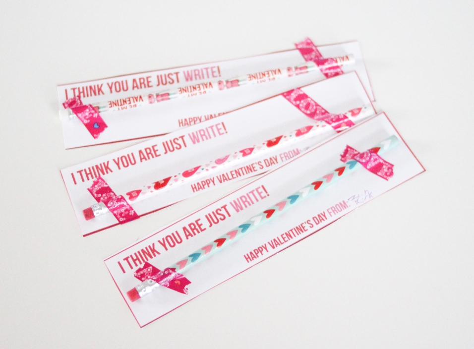Free printable Valentine's Day cards for kids, DIY Valentine's for school from momlifemusthaves.com